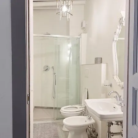 Lovely Nest In Centro * פארמה